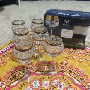 Gold-Trimmed Glass Liqueur Set in Clear and Gold